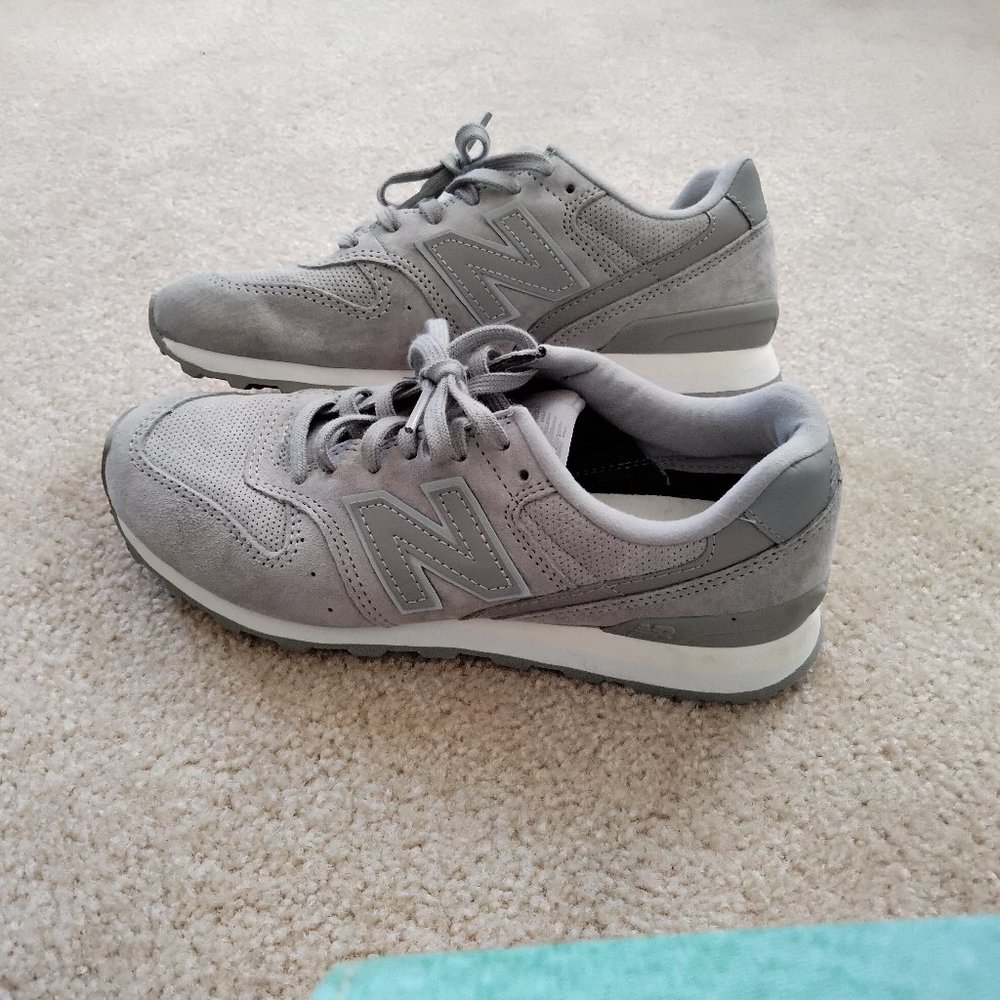 New Balance sneakers, size 6-1/2, gray